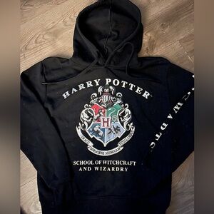 Harry Potter black women's medium hoody movie witch magic sorcerer crest letters